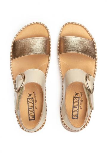 Босоножки на танкетке