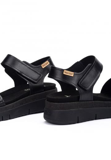 Босоножки на танкетке