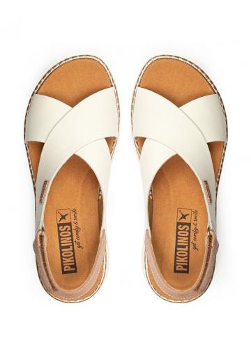 Босоножки на танкетке