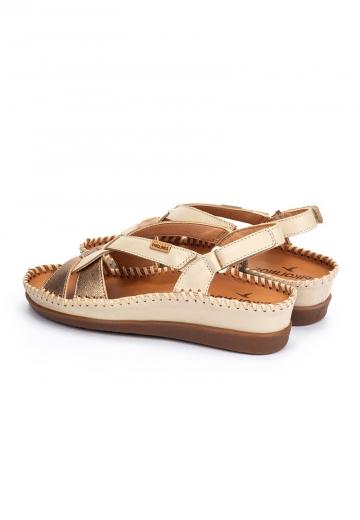 Босоножки на танкетке