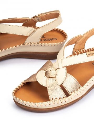 Босоножки на танкетке