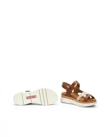 Босоножки на танкетке