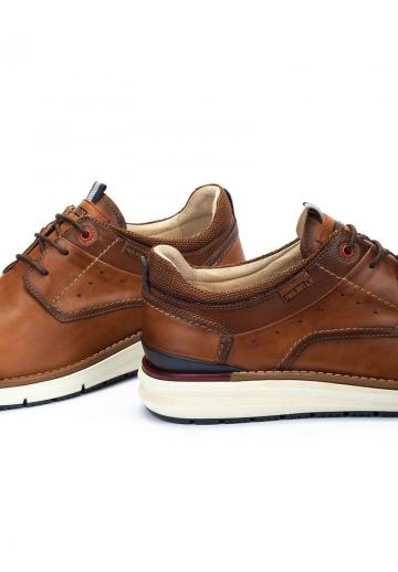 Ботинки на шнуровке