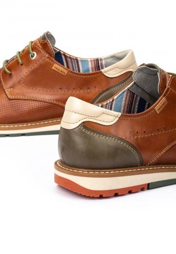 Ботинки на шнуровке