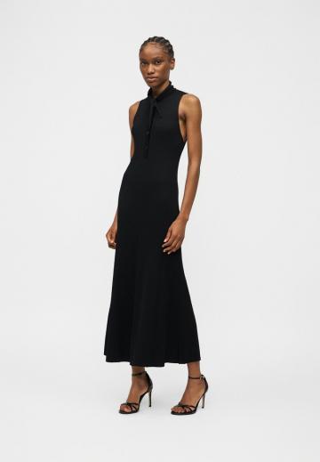 Вязаное платье