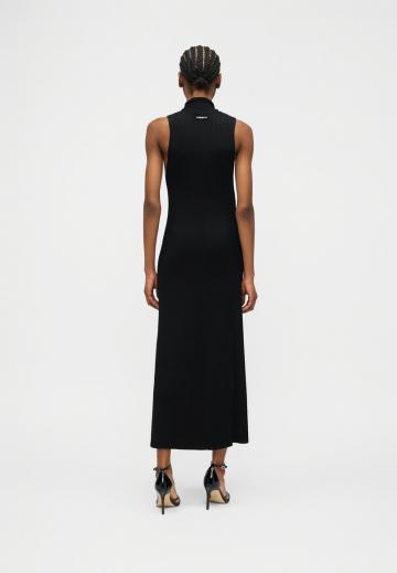 Вязаное платье