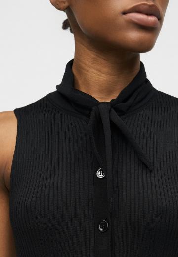 Вязаное платье