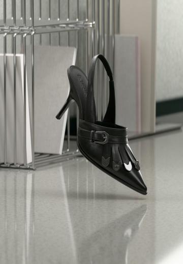 Туфли на высоком каблуке