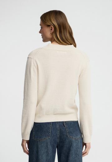 Пуловер с вырезом V