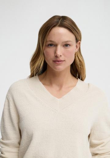 Пуловер с вырезом V