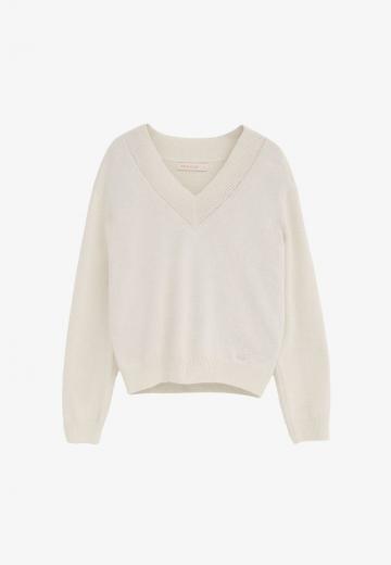 Пуловер с вырезом V