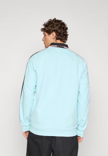 Спортивная кофта