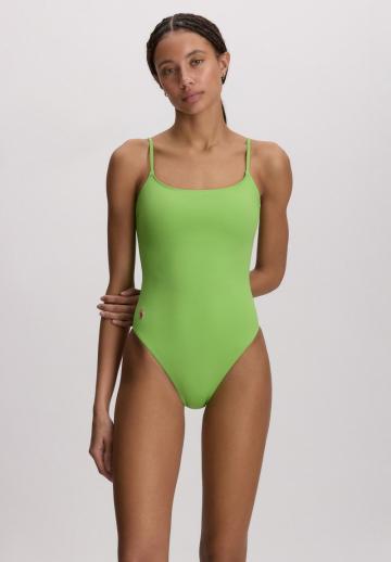 Слитный купальник