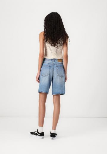 Джинсовые шорты