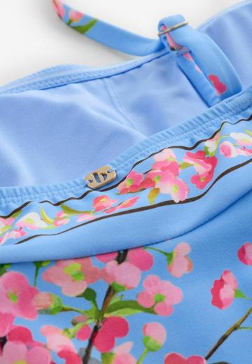 Слитный купальник