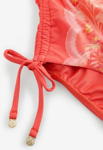 Слитный купальник