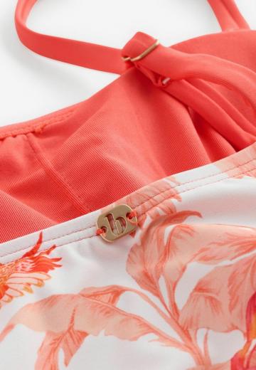 Слитный купальник