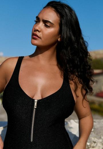 Слитный купальник