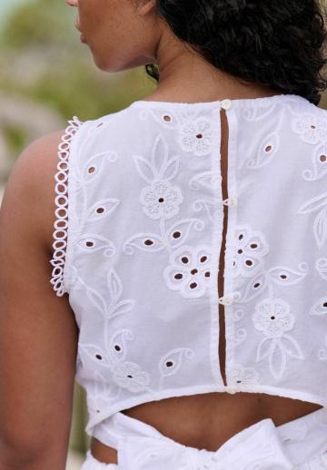 Блузка без рукавов