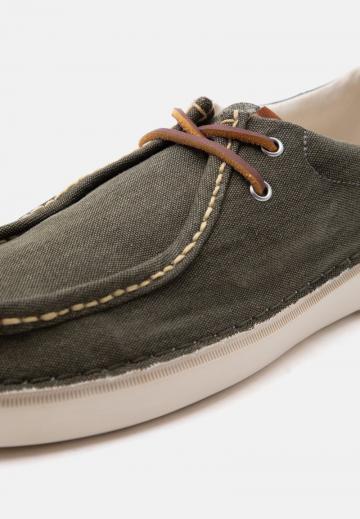 Ботинки на шнуровке