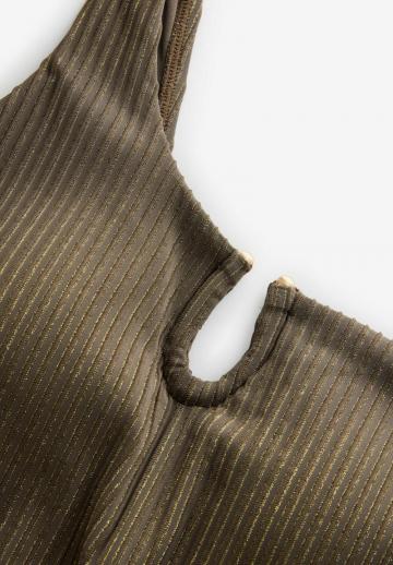 Слитный купальник