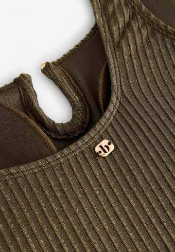 Слитный купальник