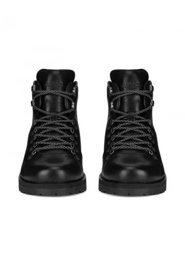 Ботинки на шнуровке