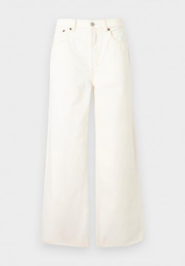 Джинсы бойфренда