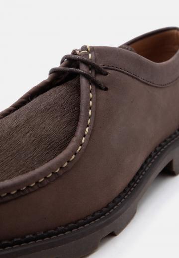 Ботинки на шнуровке