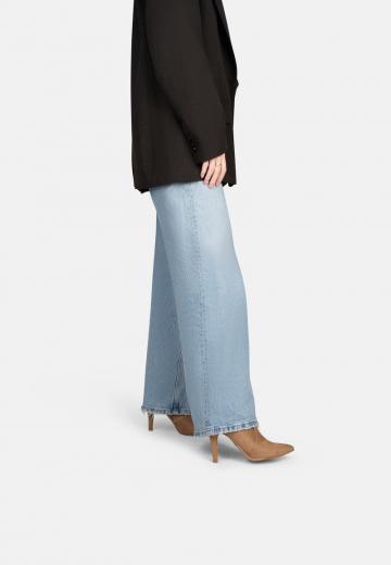 Полусапожки на высоком каблуке