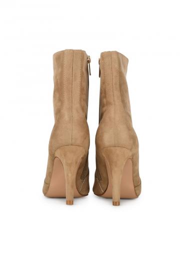 Полусапожки на высоком каблуке