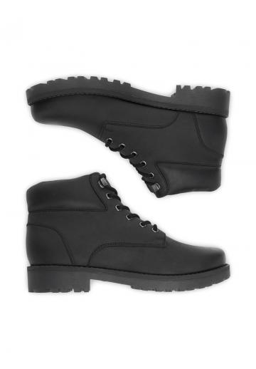 Ботинки на шнуровке