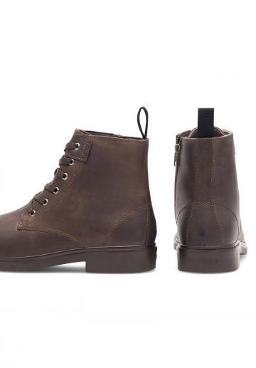Ботинки на шнуровке