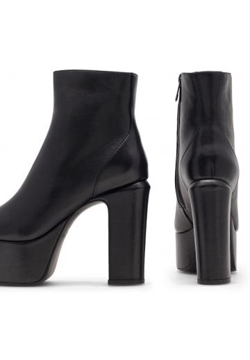 Полусапожки на высоком каблуке