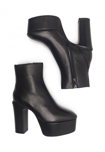 Полусапожки на высоком каблуке