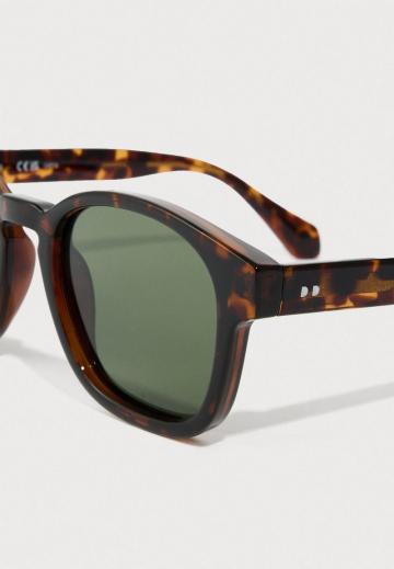 Солнечные очки