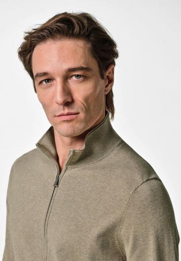 Вязаная кофта