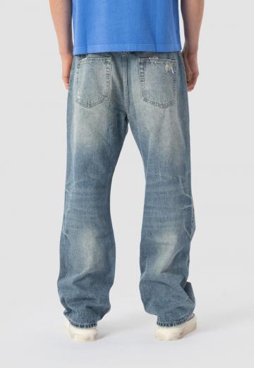 Клешеные джинсы