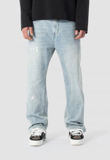 Прямые джинсы