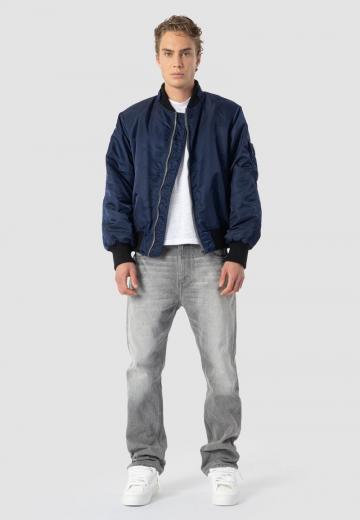 Прямые джинсы