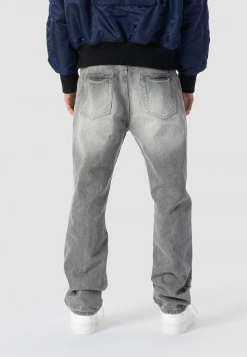 Прямые джинсы