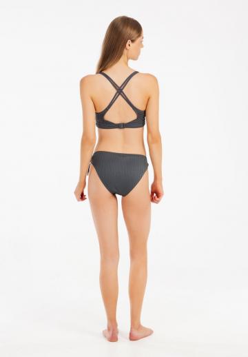 Треугольное бикини