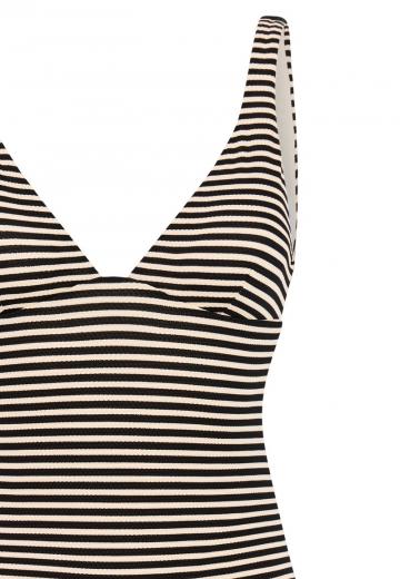 Слитный купальник