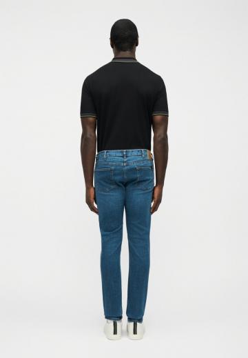 Узкие джинсы