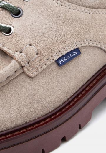 Ботинки на шнуровке