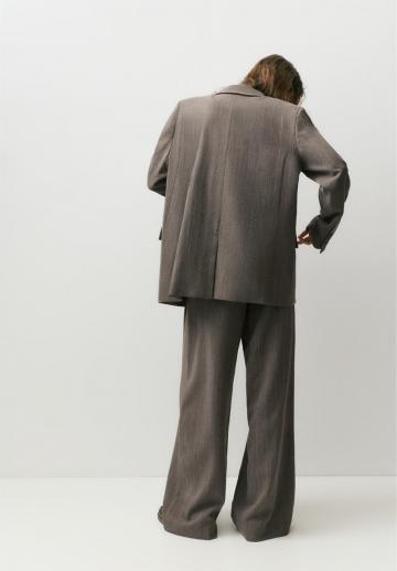 Блейзер с накладными карманами