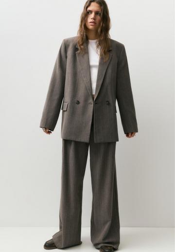 Блейзер с накладными карманами