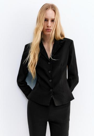 Короткий блейзер