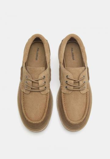 Ботинки на шнуровке