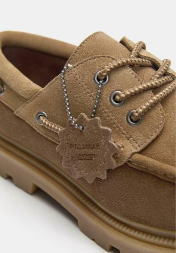 Ботинки на шнуровке